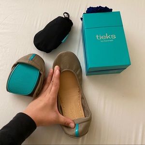 BRAND NEW Taupe Tieks by Gavrieli